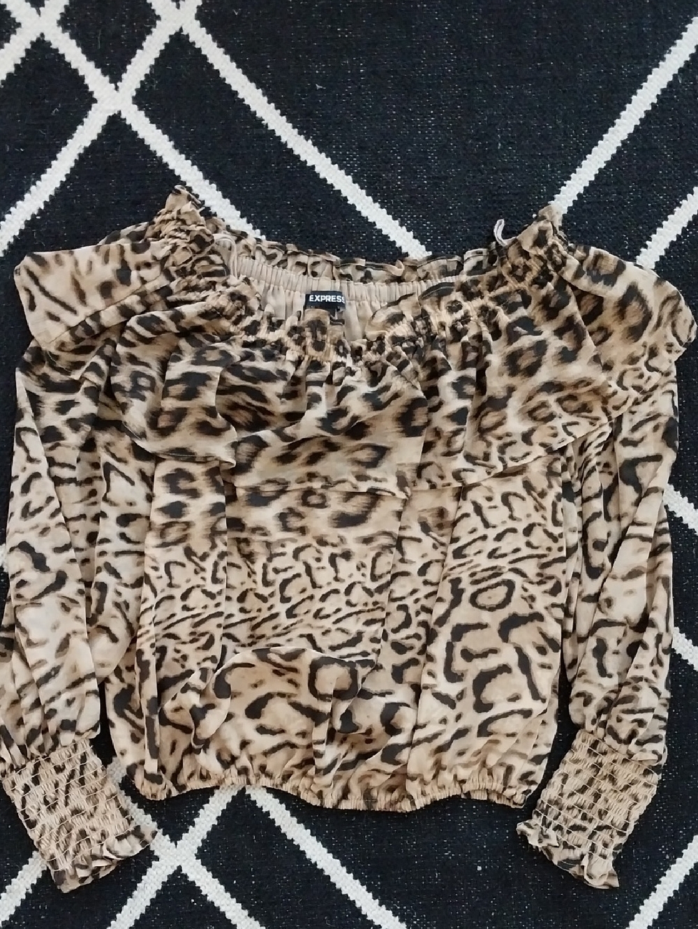 Express Leopard Print Off-Shoulder Ruffle Blouse Top Tan & Black Sz Size M